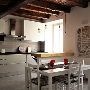 https://la-corte-di-camilla.it-lombardy.com