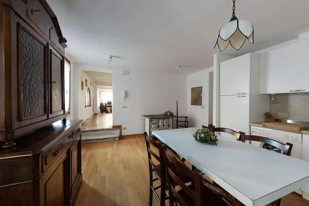 Walk On The Water ✧ 5 Minutes To Rialto Bridge Apartman Velence